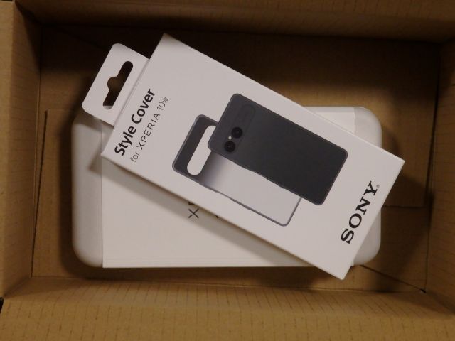 Xperia 10 VIIと純正ケース届いた